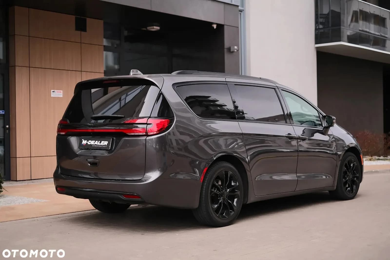 Chrysler Pacifica zdjęcie 13
