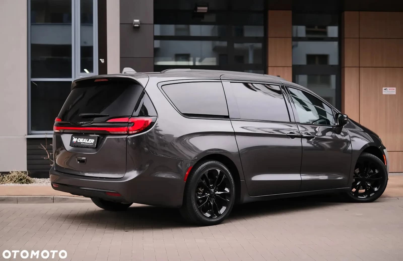 Chrysler Pacifica zdjęcie 12
