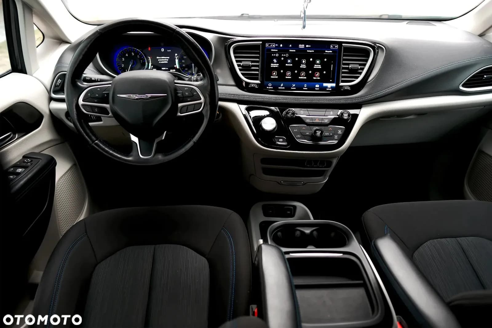 Chrysler Pacifica zdjęcie 23